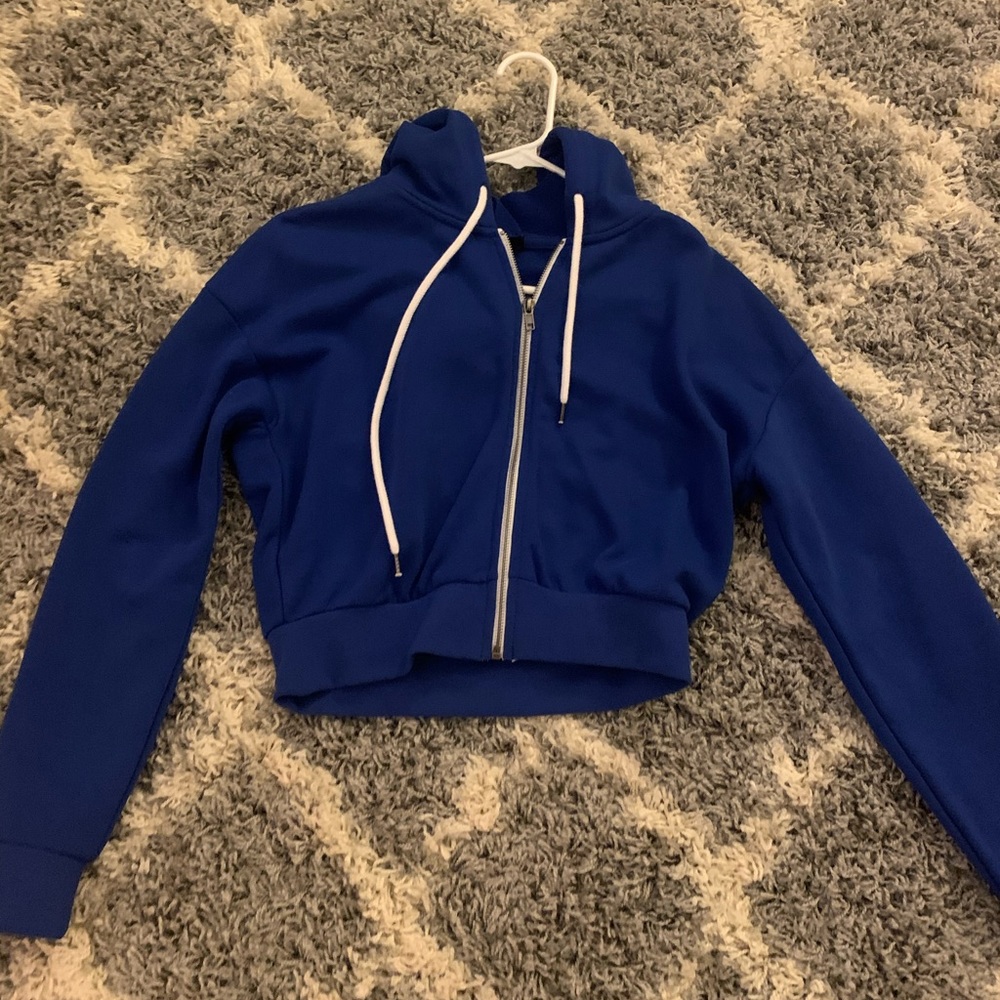 cropped zip up hoodie